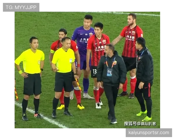 快速任意球规则解析：裁判介入时机与对方距离要求